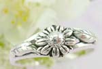 Sterling silver ring with a sunflower design