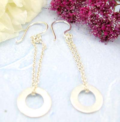 Buy discount jewelry shopping online sterling silver earring decor with chain loop holding a circle pattern on bottom  
