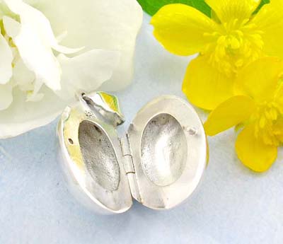 Custom make jewelry costume fashion an oval shape locket pendant design in 925 sterling silver      
