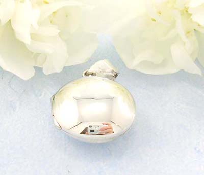 Direct Supplier of jewelry costume fashion plain circle shape locket pendant design in sterling silver      